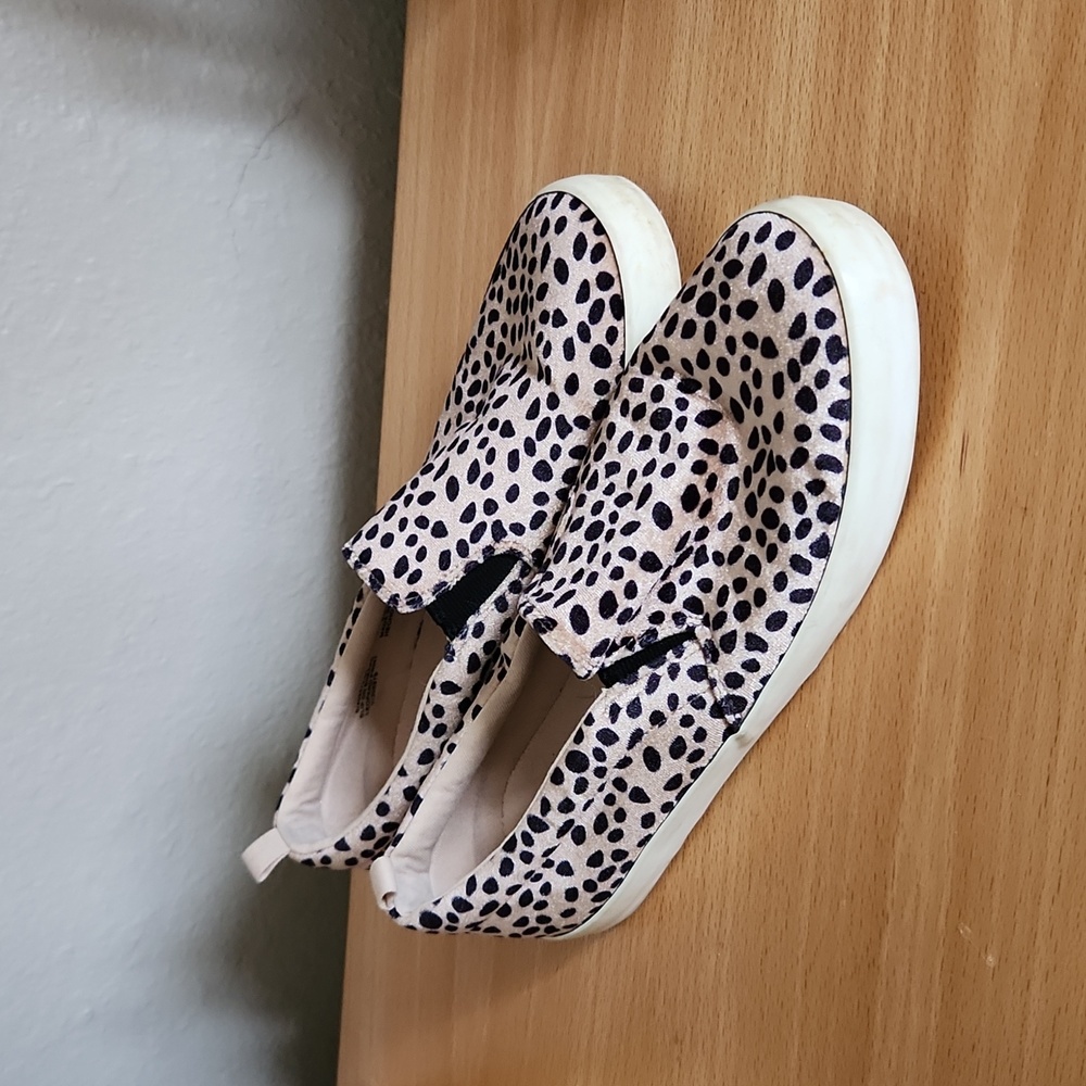 Gap Leopard Print Slip On Sneakers- size 8